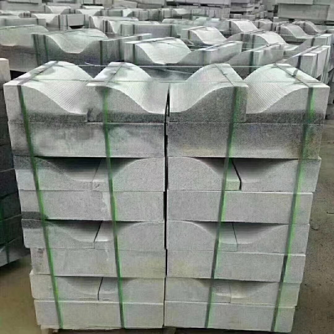 灰色路沿石側(cè)石(圖1)